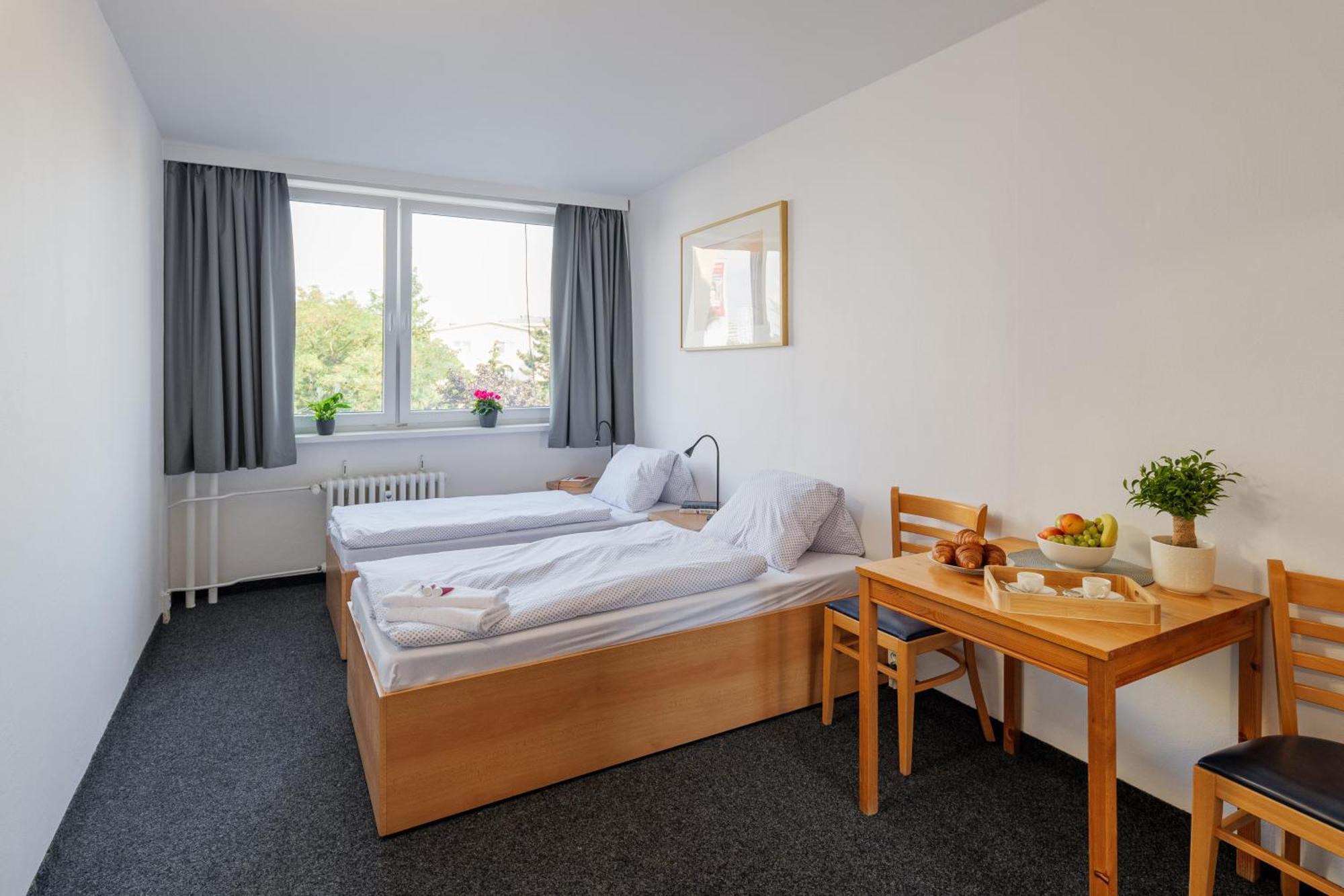 Hostel Cooliving Prag Exterior foto